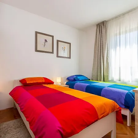 Neu Renovierte Mit Klima, Wlan, Terrasse Und Grill * Pula