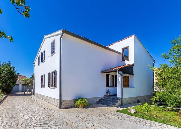Neu Renovierte Mit Klima, Wlan, Terrasse Und Grill * Pola