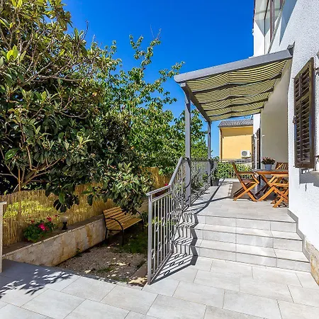 Apartmán Neu Renovierte Mit Klima, Wlan, Terrasse Und Grill *