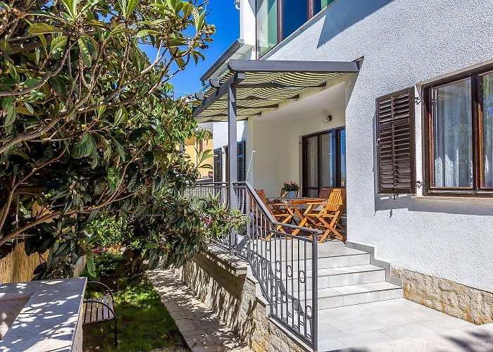 Neu Renovierte Mit Klima, Wlan, Terrasse Und Grill