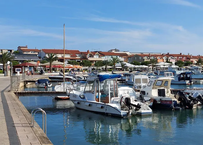 Neu Renovierte Mit Klima, Wlan, Terrasse Und Grill Apartment Pula