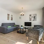Neu Renovierte Mit Klima, Wlan, Terrasse Und Grill Apartman Pula
