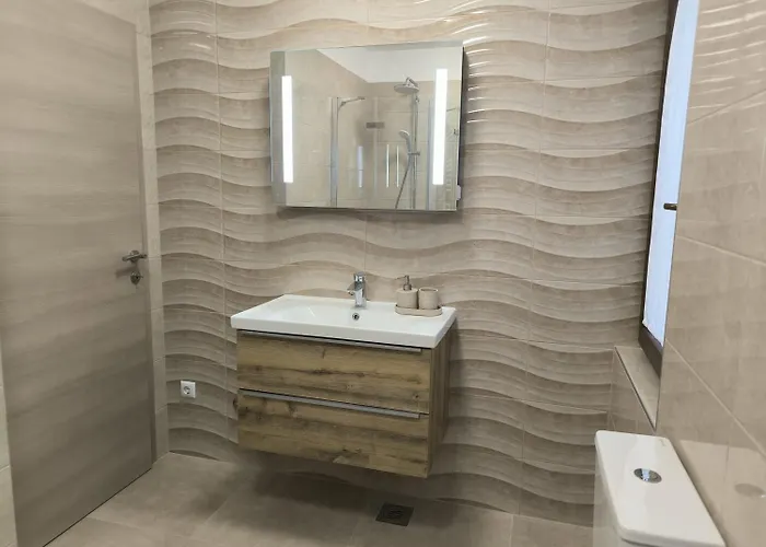 Neu Renovierte Mit Klima, Wlan, Terrasse Und Grill Πούλα